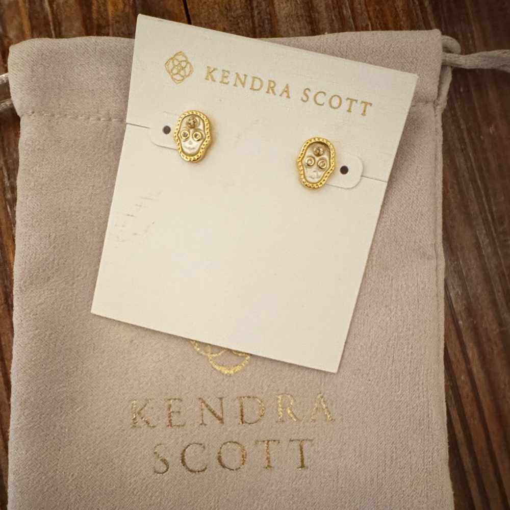 Kendra Scott Skeleton Gold Stud Earrings in Ivory Mother-of-Pearl